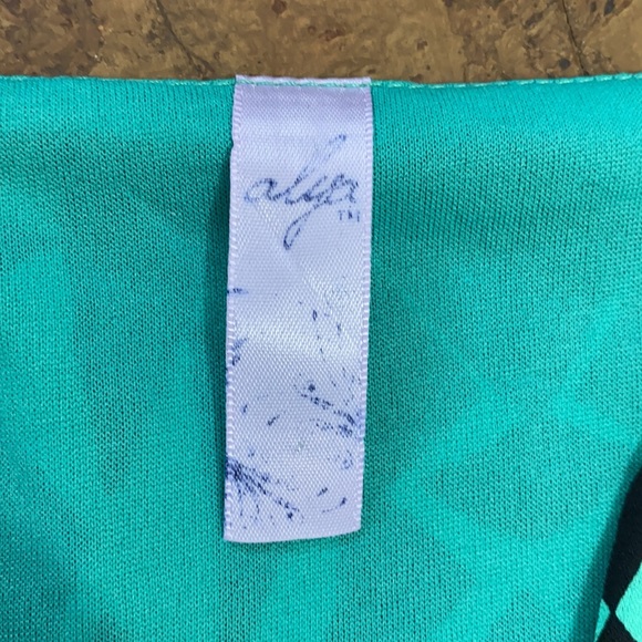 Alya dress - Picture 7 of 12